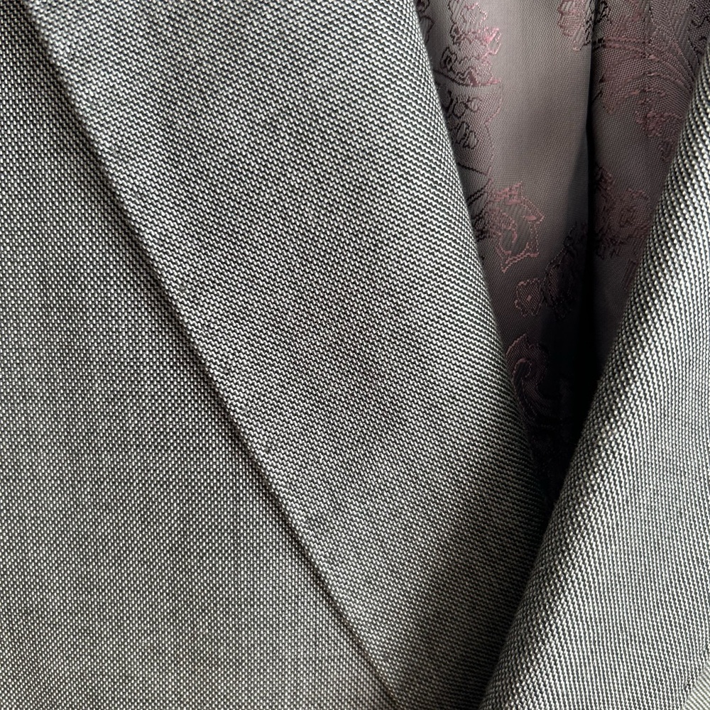 Elegant Men's Luciano Carreli Gray Suit Jacket 46R